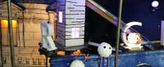 HepcoMotion - HepcoMotion enchants Parisian shoppers with a festive window display